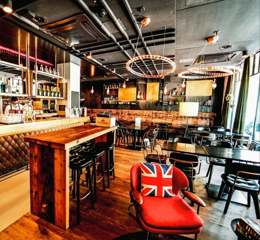 Nh The Bristol Hotel 4*